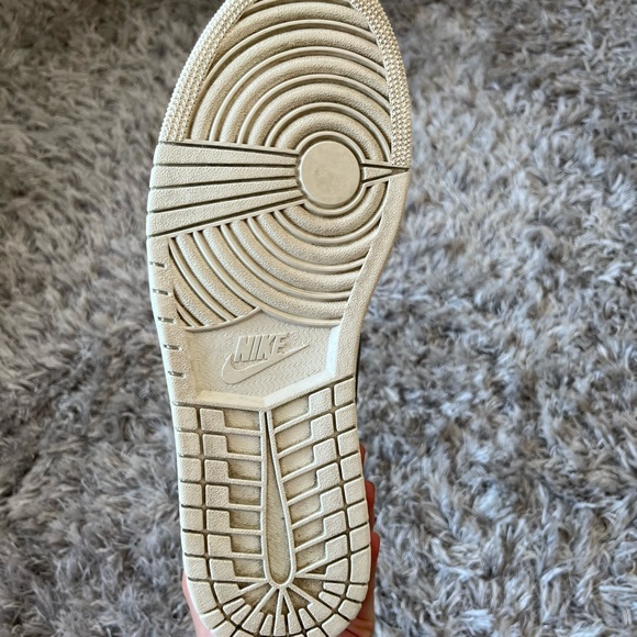 Nike Jordan 1 mid “light bone” - Picture 5 of 13